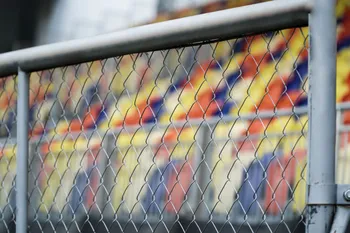 Pagar AWT BEVA Chainlink PVC ukuran 50 x 50